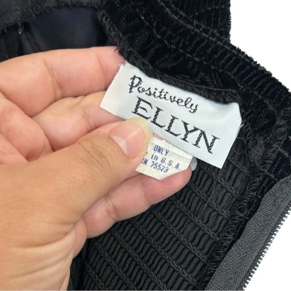 VINTAGE Positively Ellyn Velvet Strapless Sweetheart Neckline Mini Dress Black - Picture 7 of 9